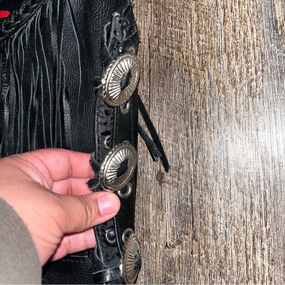 Vintage Milwaukee Leather Size Small Black Leather Fringe Red Rose Vest - Picture 7 of 7